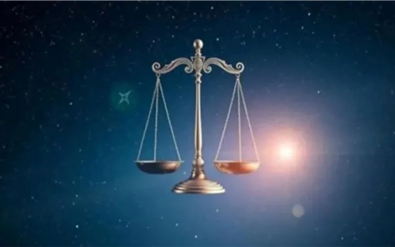 قرار حاسم اليوم ينهي حالة التردد.. ماذا يخبر الفلك مواليد برج الميزان اليوم؟